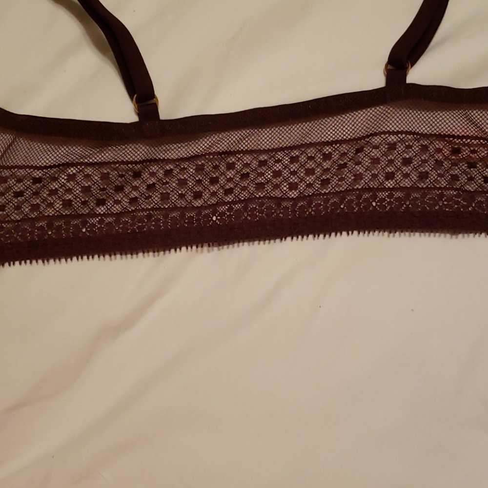 Victoria secret woman bra size 32C - Picture 4 of 4